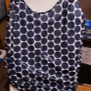 Woman’s plus size top.              20